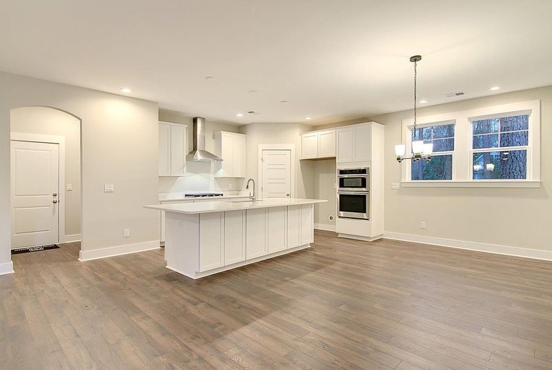 100 Creek Pointe Dr, Moncks Corner, SC 29461