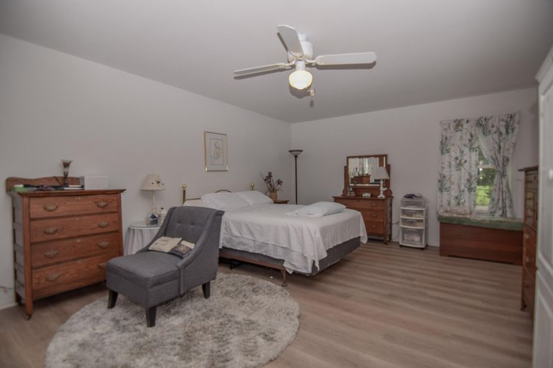 4735 Ivydale Dr, North Charleston, SC 29405