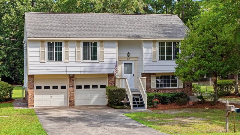 210 White Blvd, Summerville, SC 29483