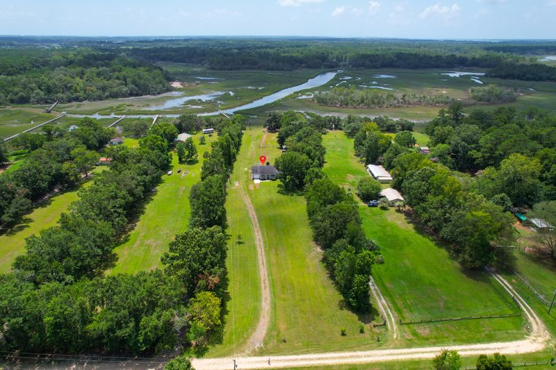 2039 Bentz Rd, Wadmalaw Island, SC 29487