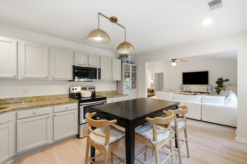 569 Hainsworth Dr, Charleston, SC 29414