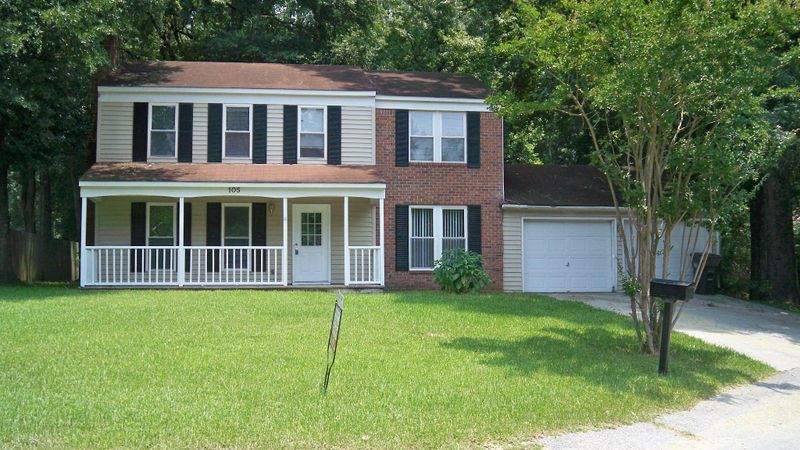 105 Miller Ct, Summerville, SC 29485