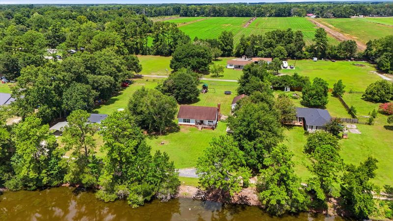 122 Thomas Ln, Moncks Corner, SC 29461