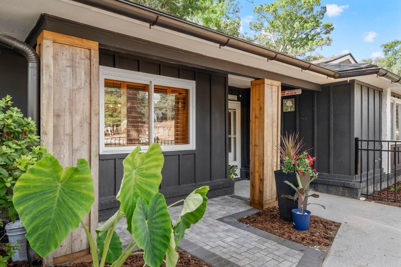 1317 Fort Johnson Rd, Charleston, SC 29412