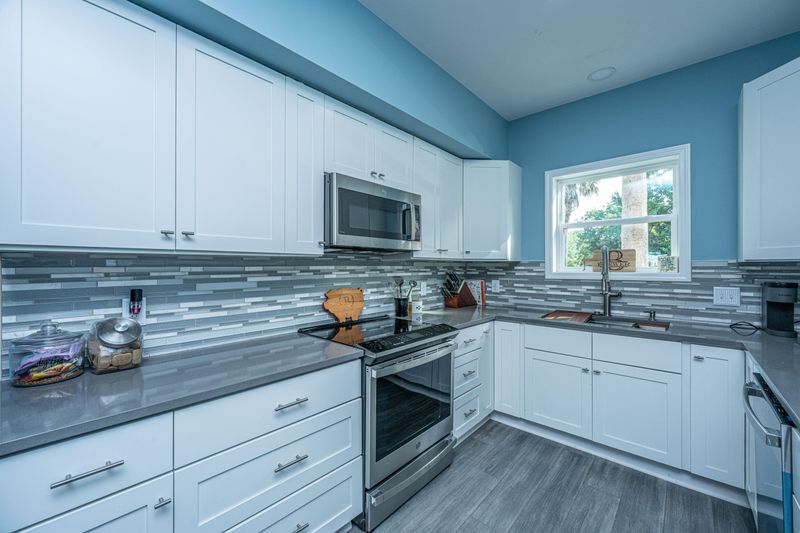 4991 Lake Palmetto Ln, North Charleston, SC 29418