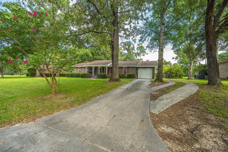 109 Pointer Dr, Summerville, SC 29485