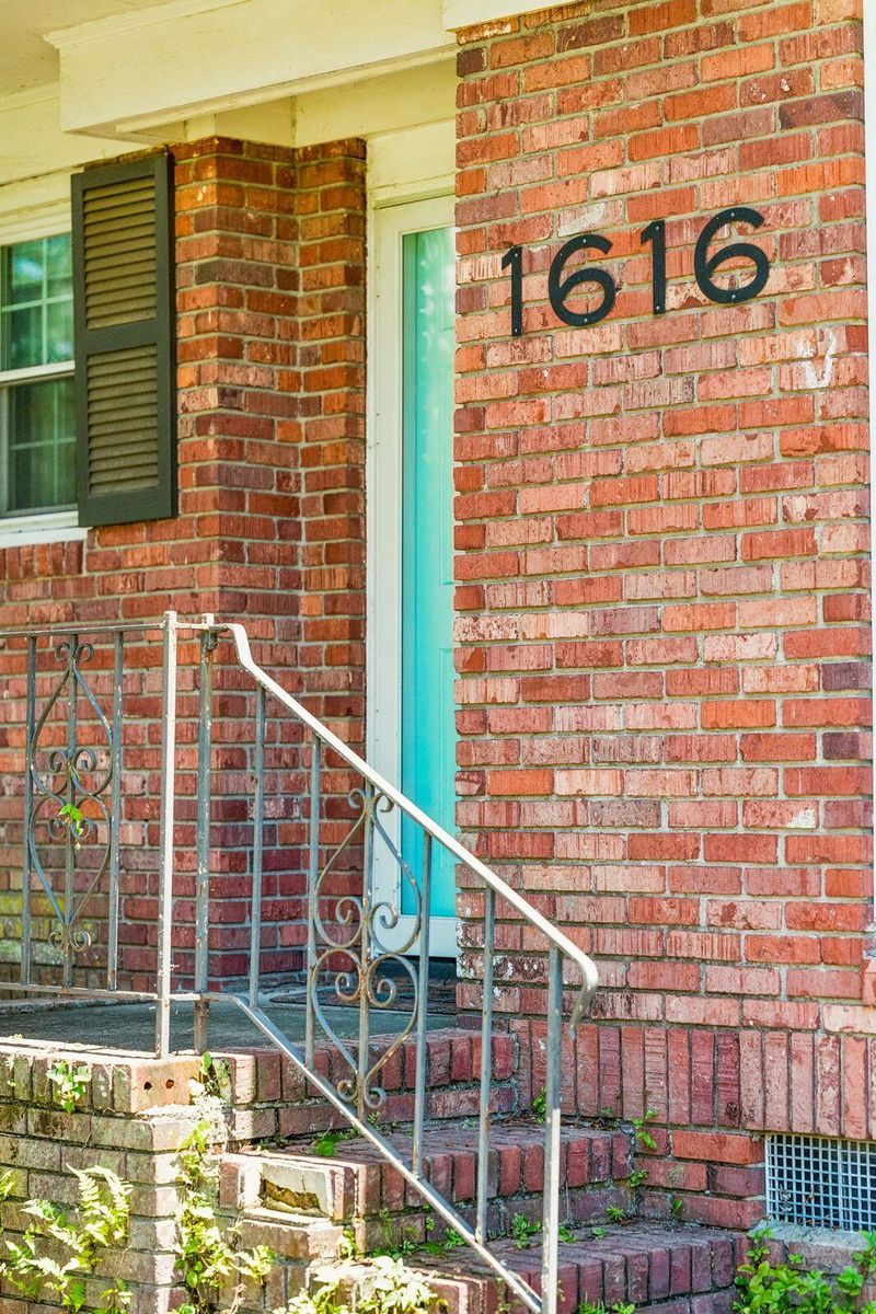 1616 Holton Pl, Charleston, SC 29407