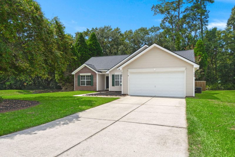 182 Hainsworth Dr, North Charleston, SC 29418
