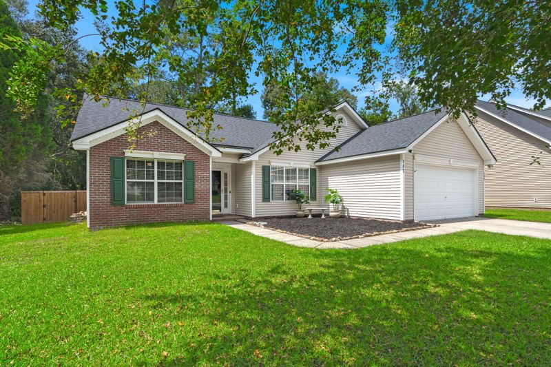 182 Hainsworth Dr, North Charleston, SC 29418