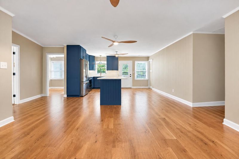 2002 Myrtle St, Edisto Island, SC 29438