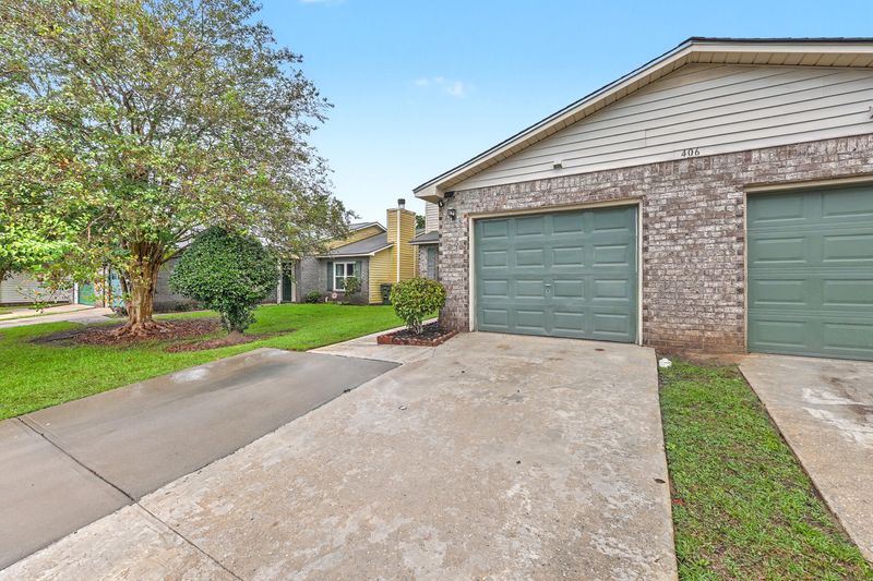 406 Erskine St #A, Ladson, SC 29456