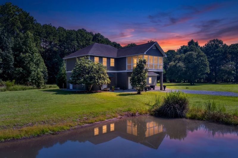 2208 Leadenwah Dr, Wadmalaw Island, SC 29487