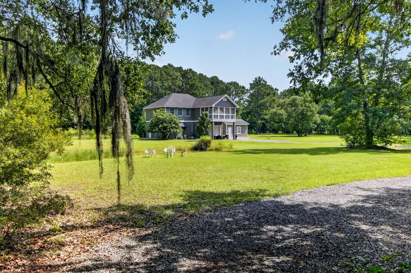 2208 Leadenwah Dr, Wadmalaw Island, SC 29487