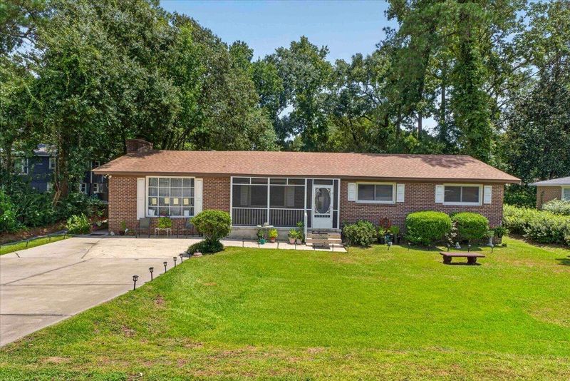 1511 Bacons Bridge Rd, Summerville, SC 29485
