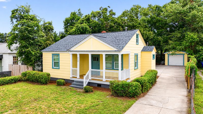 2119 Thornlee Dr, North Charleston, SC 29405