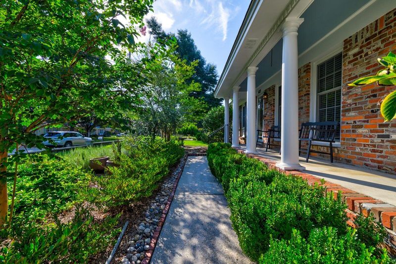 683 Highwood Cir, Charleston, SC 29412