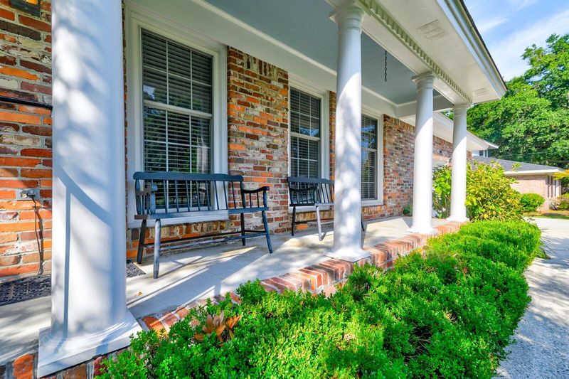 683 Highwood Cir, Charleston, SC 29412