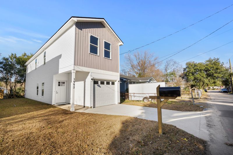 1992 Groveland Ave, North Charleston, SC 29405