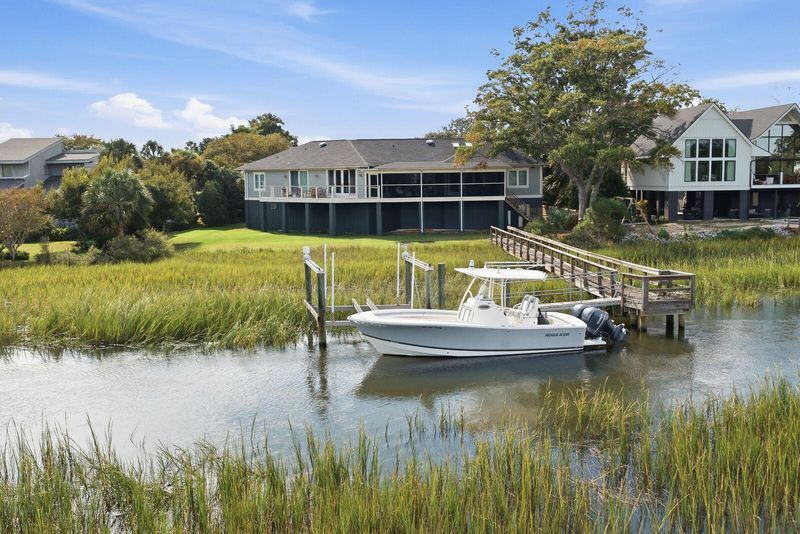 70 Rebellion Rd, Charleston, SC 29407