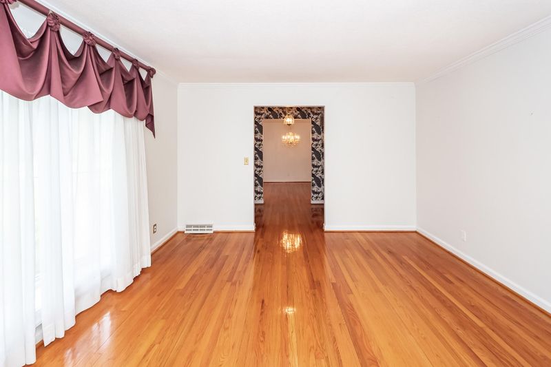 64 Shrewsbury Rd, Charleston, SC 29407