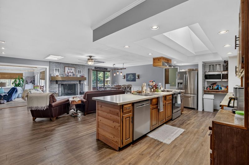 1103 Cass Dr, Moncks Corner, SC 29461