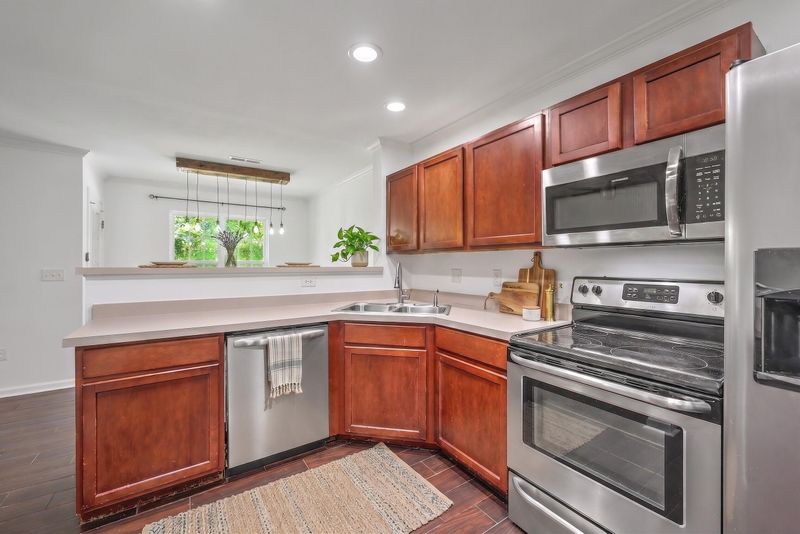 141 Darcy Ave, Goose Creek, SC 29445