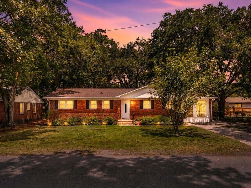 1510 Manor Blvd, Charleston, SC 29407