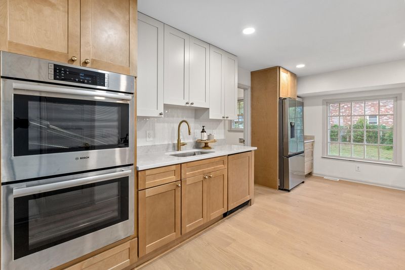 742 Leafwood Rd, Charleston, SC 29412
