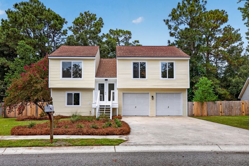 104 Foxfire Ct, Summerville, SC 29486