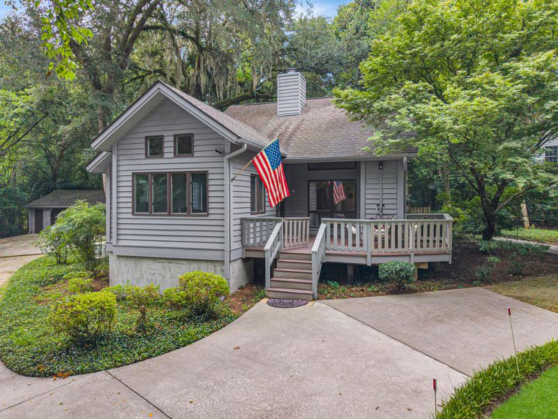 523 W Carolina Ave, Summerville, SC 29483