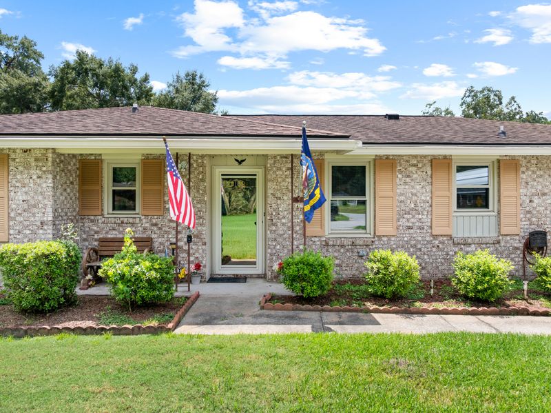 4935 Foxwood Dr, North Charleston, SC 29418