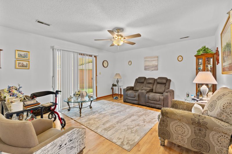 4935 Foxwood Dr, North Charleston, SC 29418
