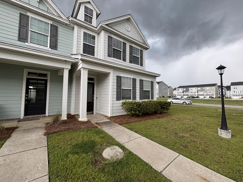 600 Ravensridge Ln, Moncks Corner, SC 29461
