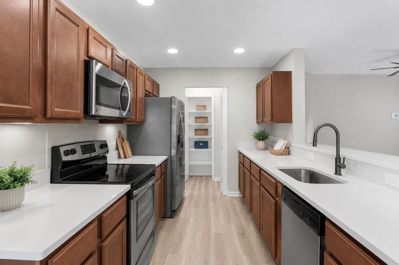 421 Savannah River Dr, Summerville, SC 29485