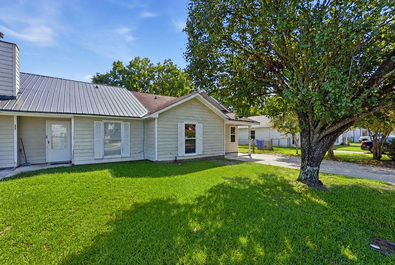 5230 Scarsdale Ave #B, North Charleston, SC 29418