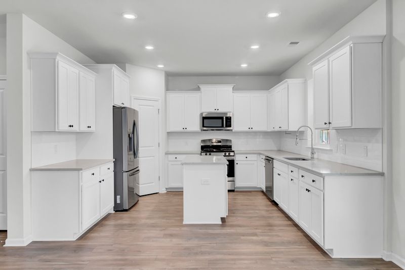 158 Haverhill St, Summerville, SC 29486