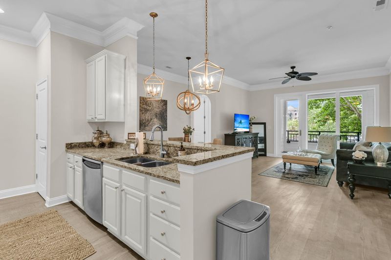 200 River Landing Dr #107h, Charleston, SC 29492