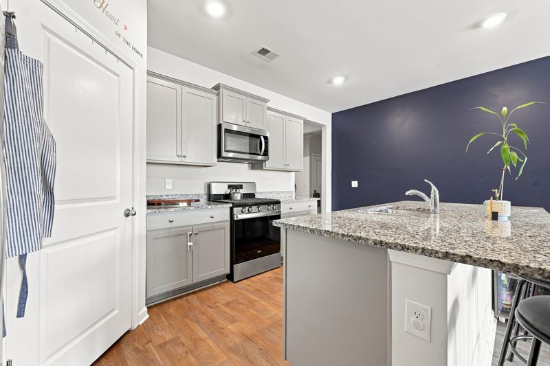 411 Cedarview Rd, Summerville, SC 29486