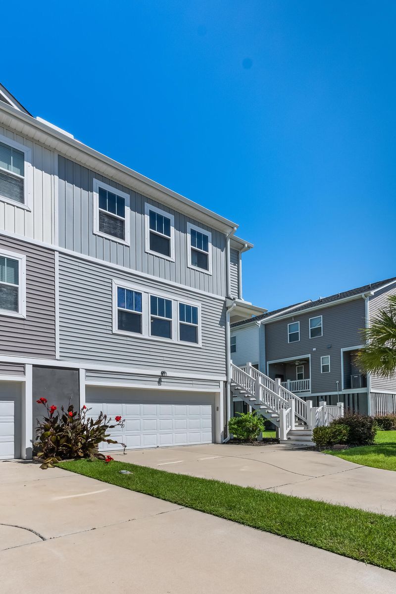219 Winding River Dr, Johns Island, SC 29455