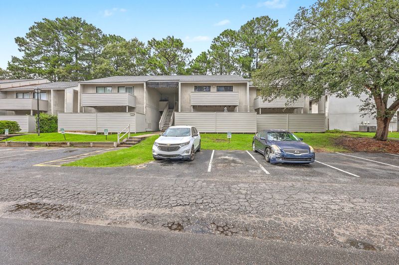 806 Greenmeadow Dr, Goose Creek, SC 29445