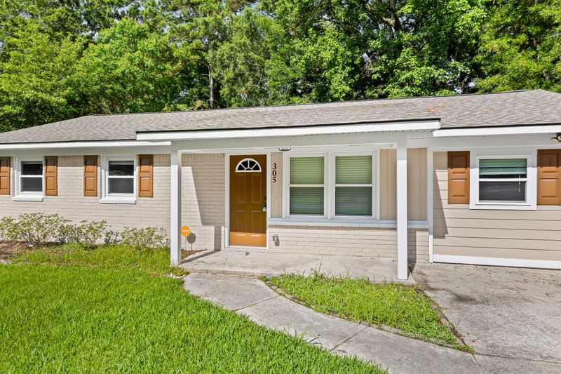 305 Elliott Dr, Ladson, SC 29456