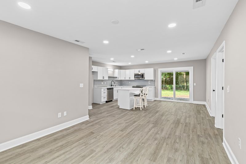 305 Elliott Dr, Ladson, SC 29456