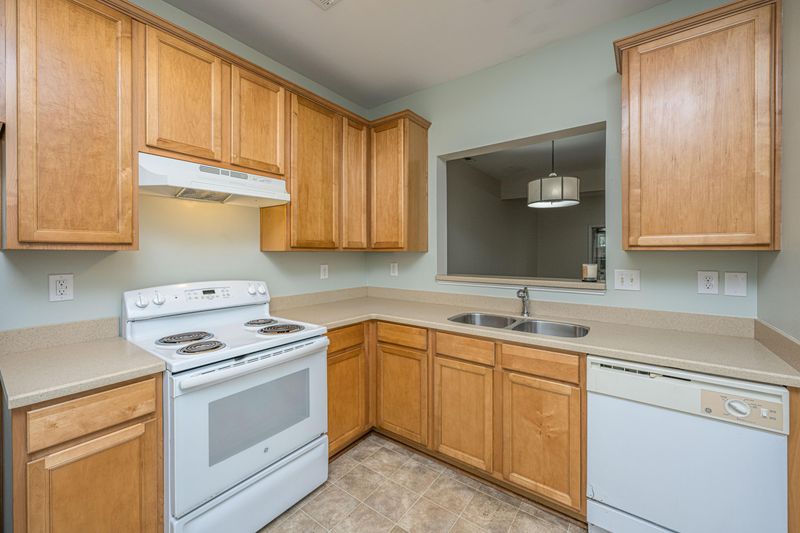 202 Twin Tree Dr, Summerville, SC 29485