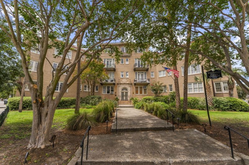 63 Rutledge Ave #Apt 27, Charleston, SC 29401