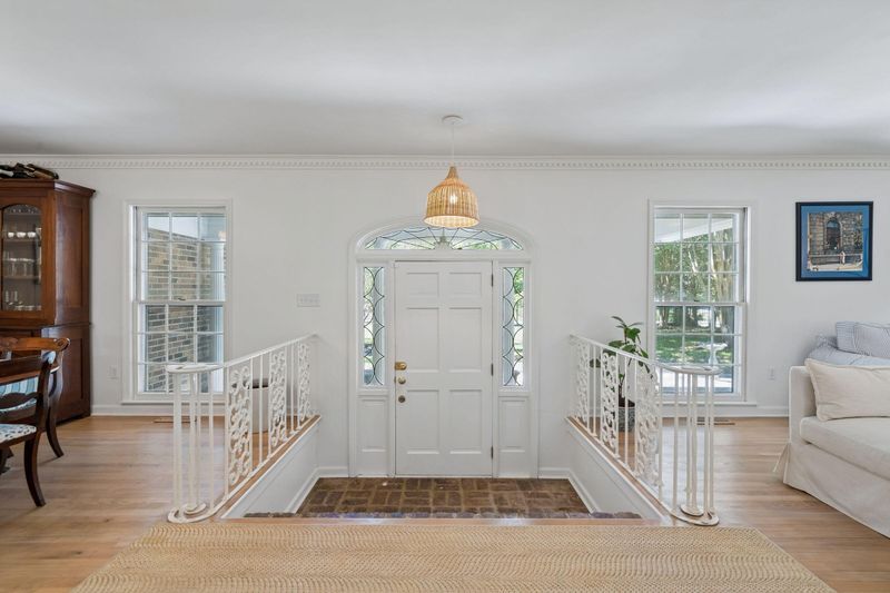 734 Waites Dr, Charleston, SC 29412
