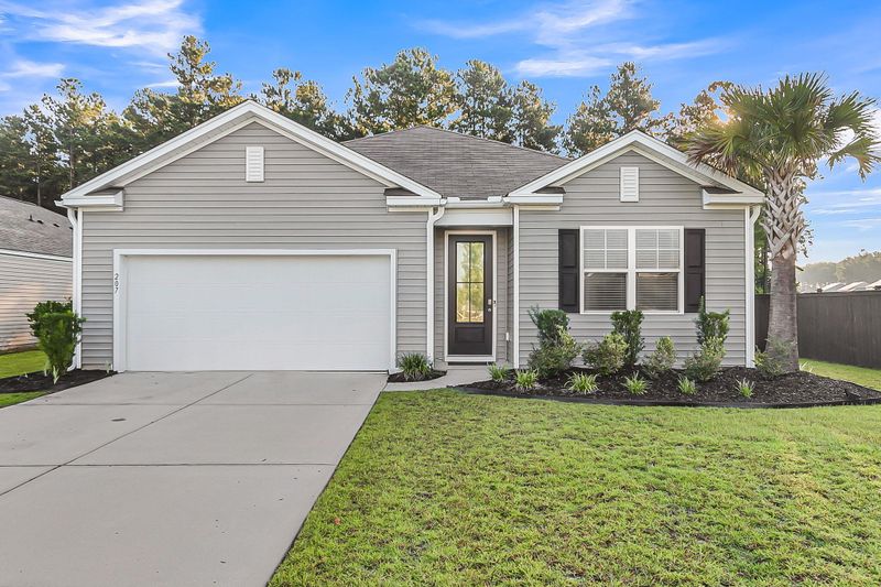 207 Greenwich Dr, Summerville, SC 29486