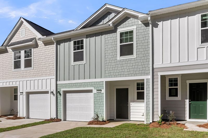 425 Colchester Ct, Moncks Corner, SC 29461