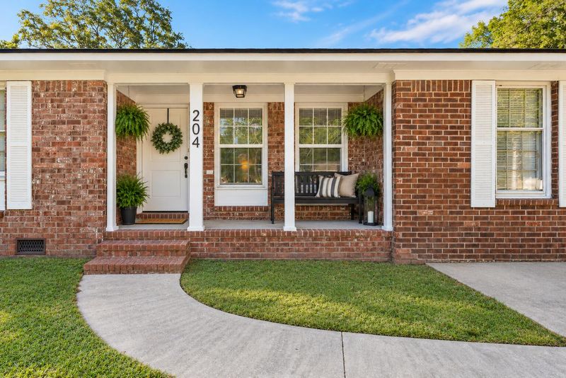 204 Palmetto St, Moncks Corner, SC 29461