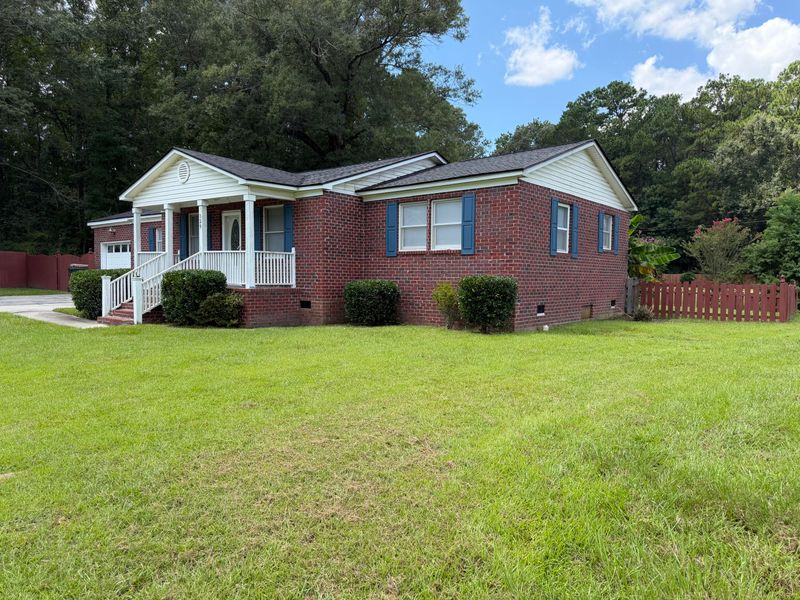 129 Lindy Creek Rd, Goose Creek, SC 29445
