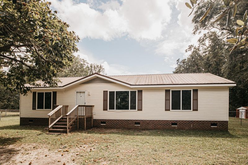 5823 Drayton St, Ravenel, SC 29470